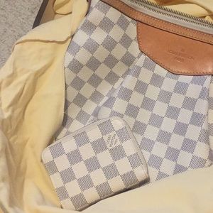 Louis Vuitton Damier Azure zippy wallet
